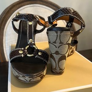 COACH wedges in Signature Print size 5.5